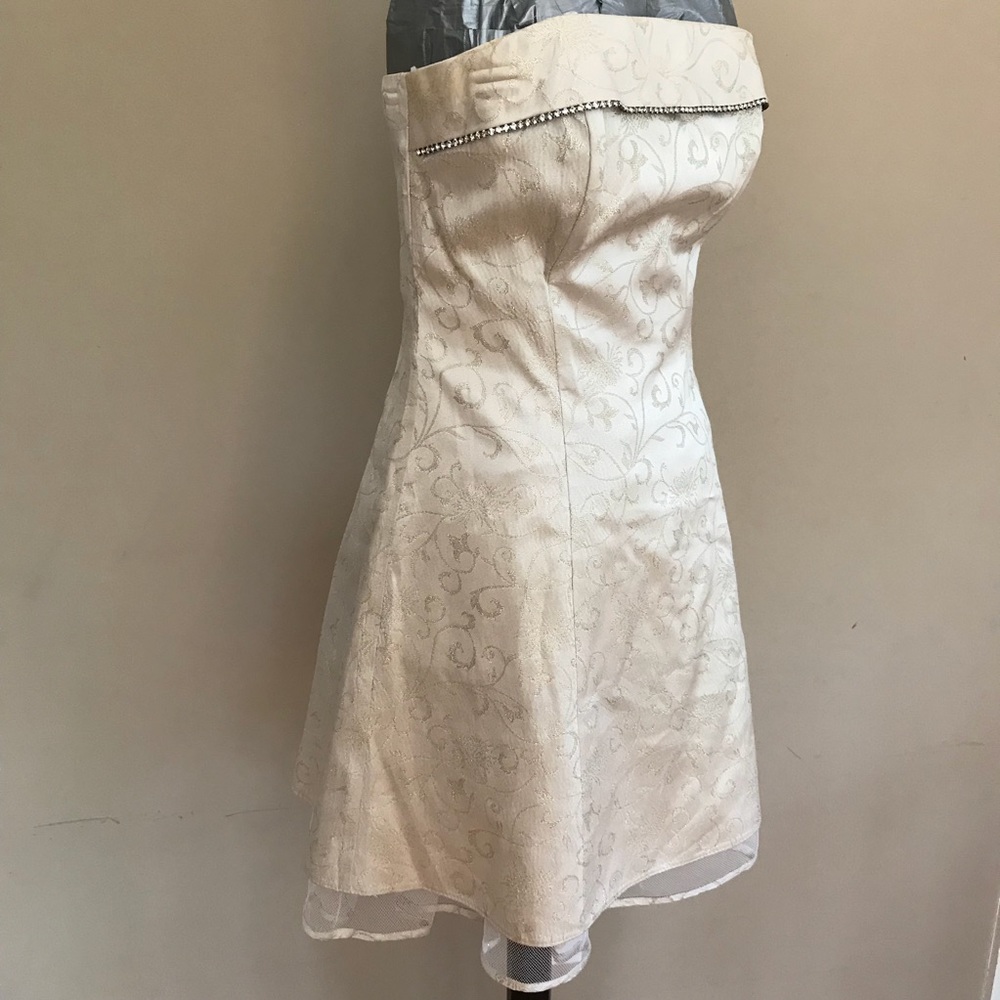 Roberta Sz 9/10 Formal sleeveless gold cream dress